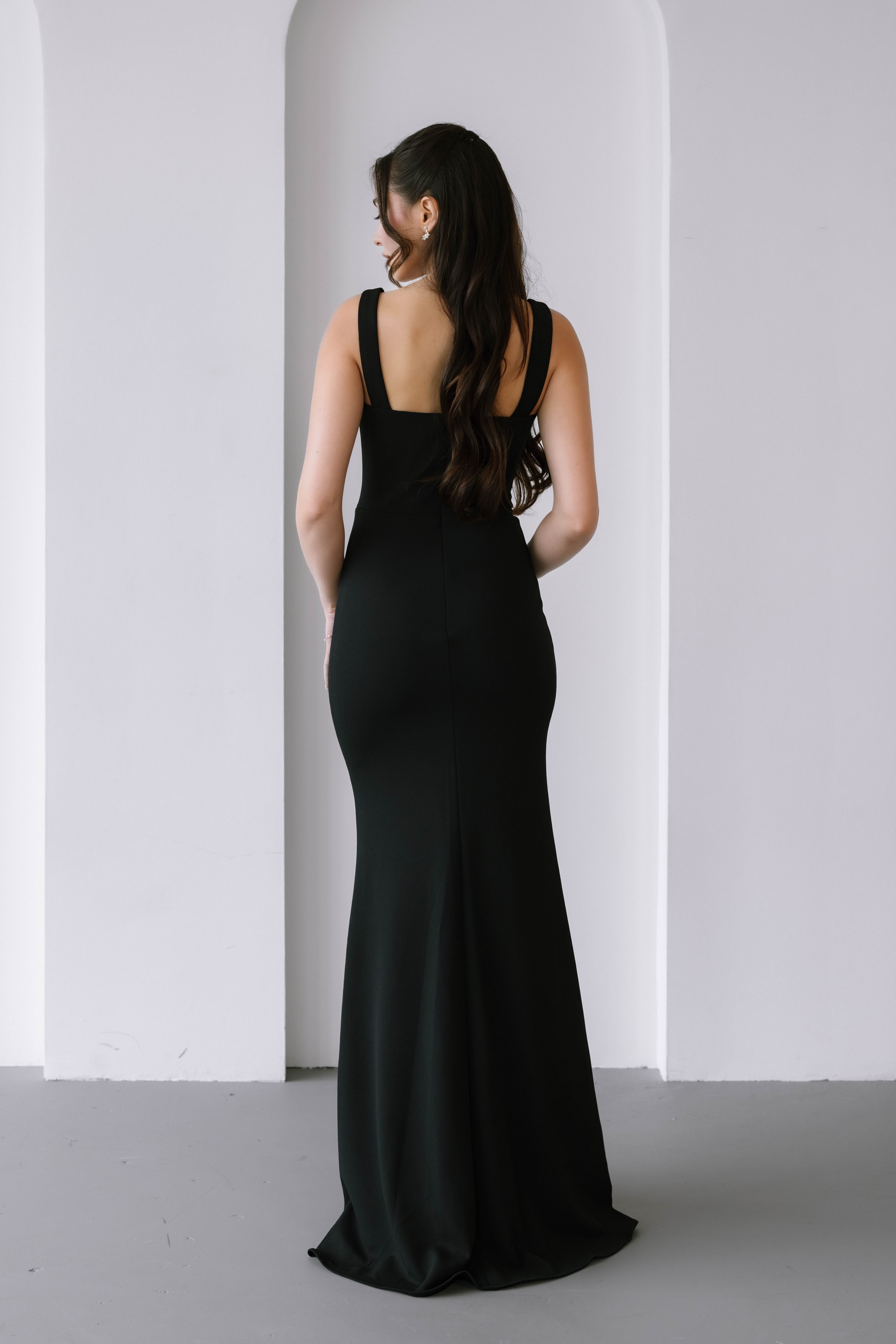 '- black