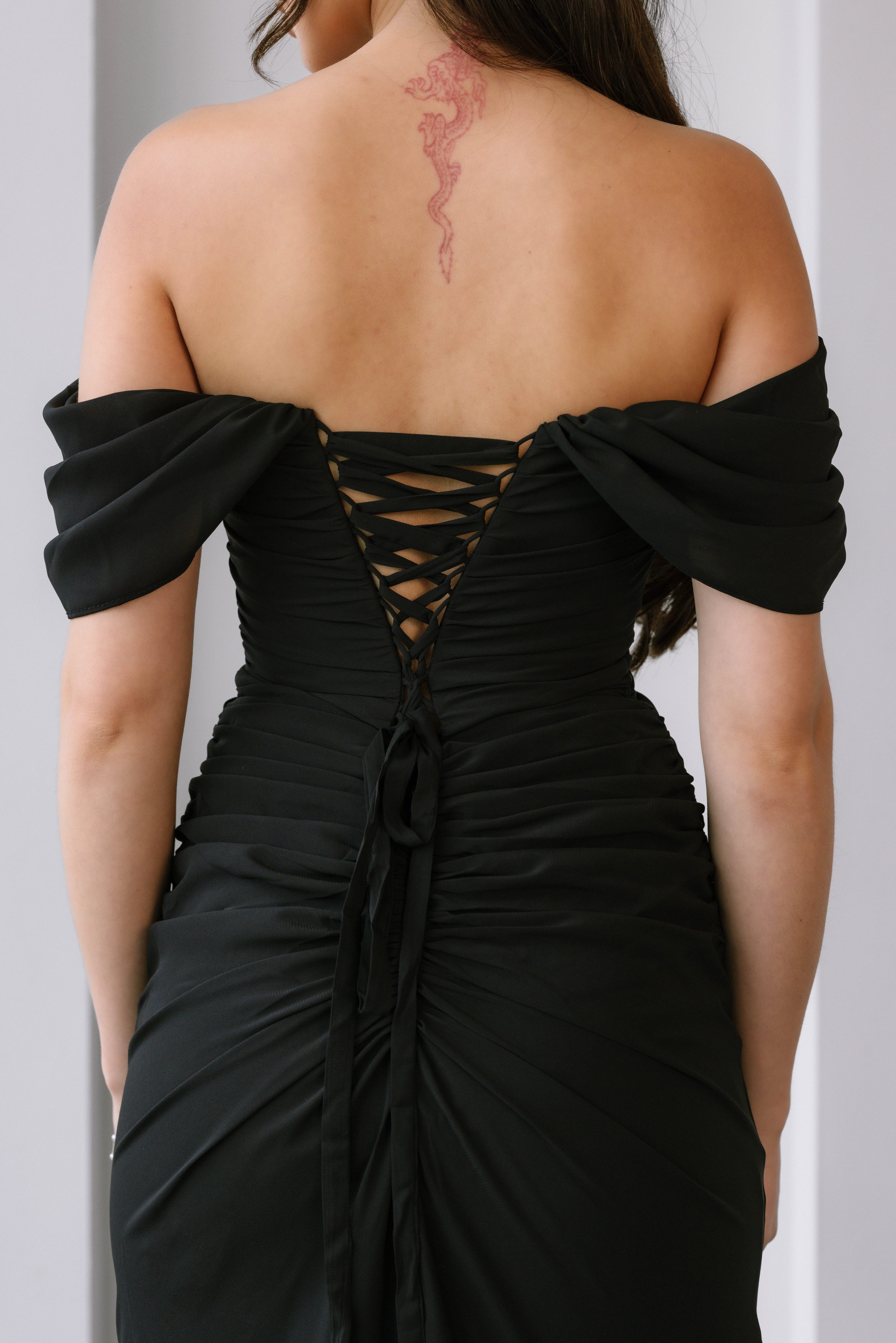 '- black