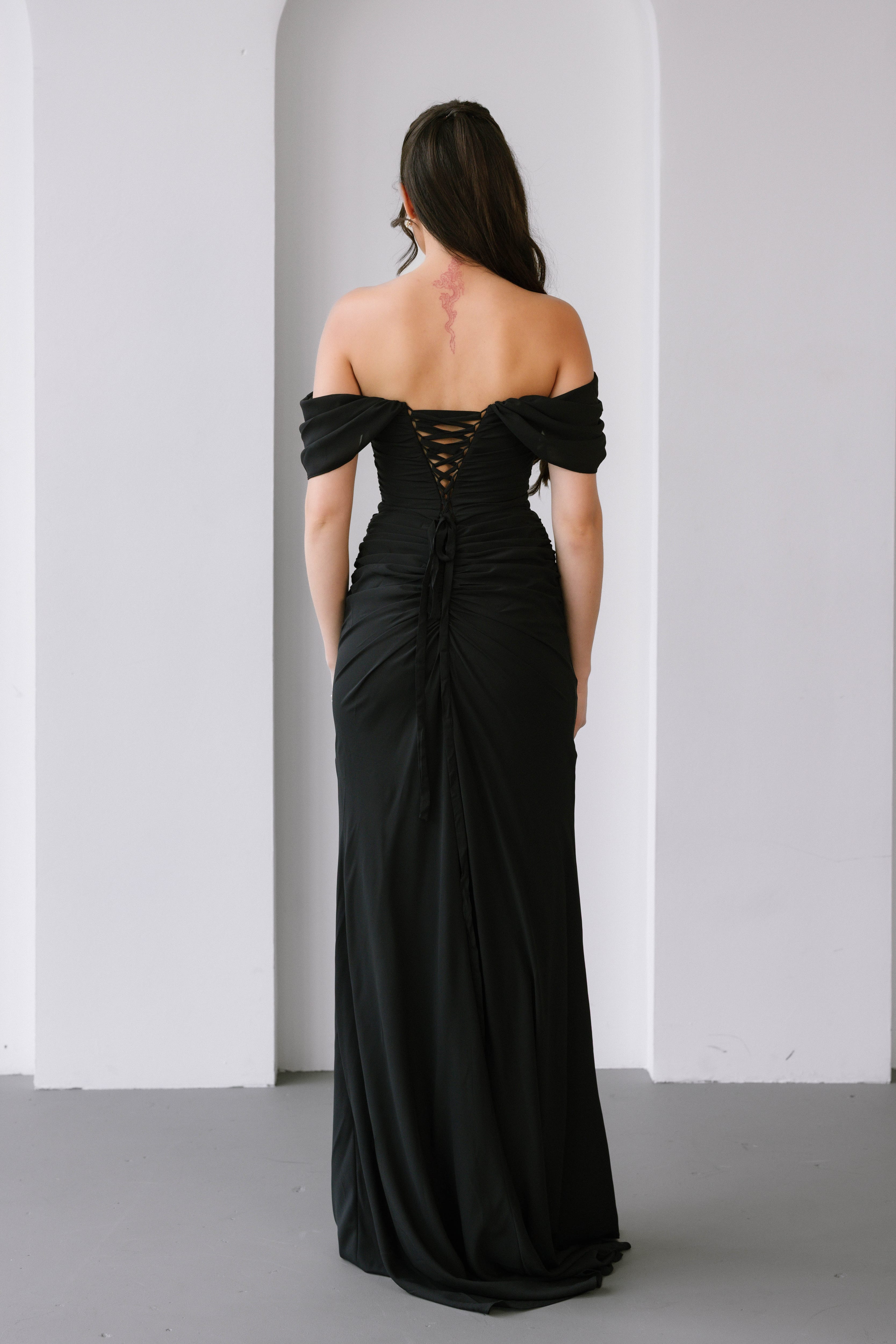 '- black