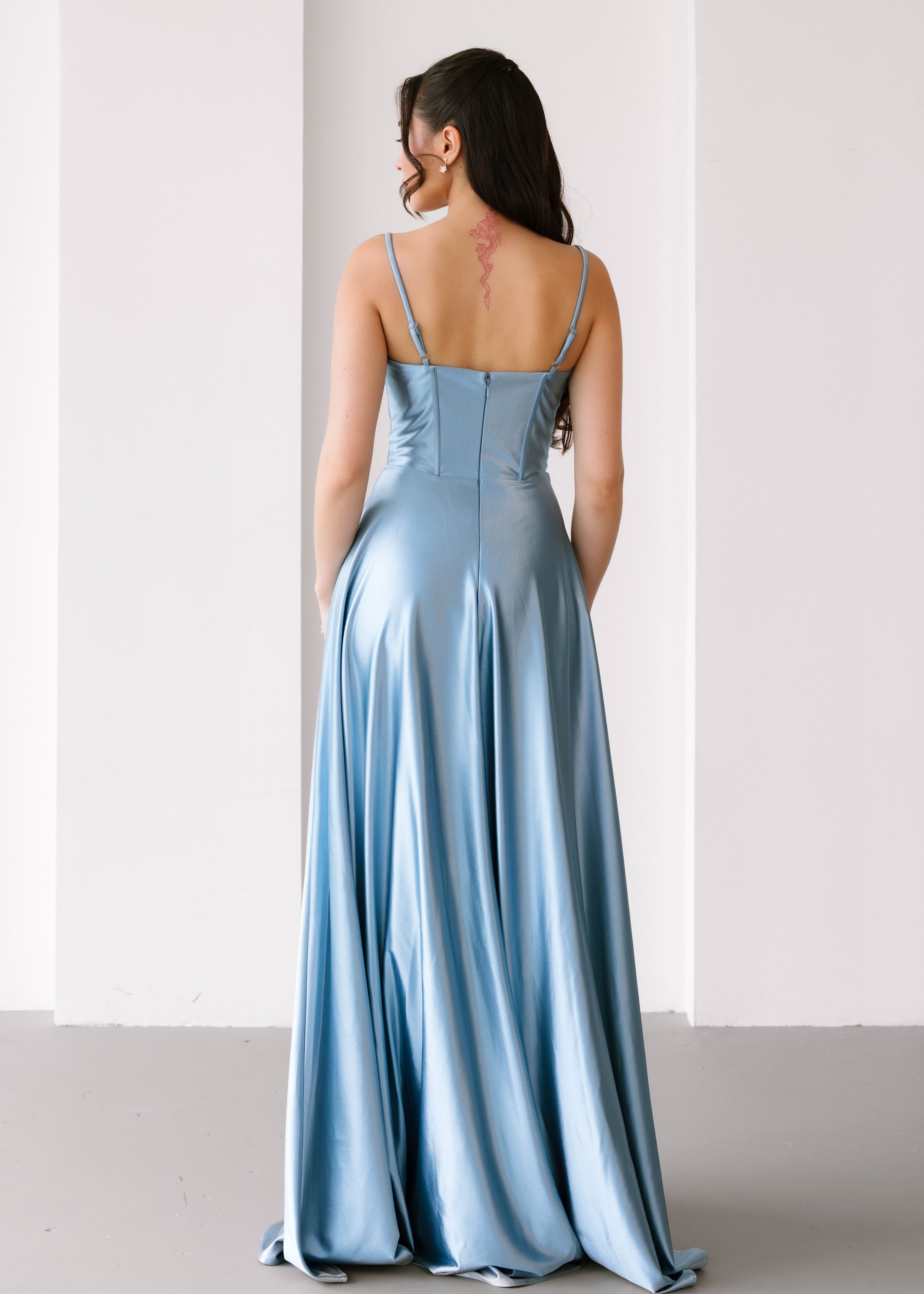 '- blue